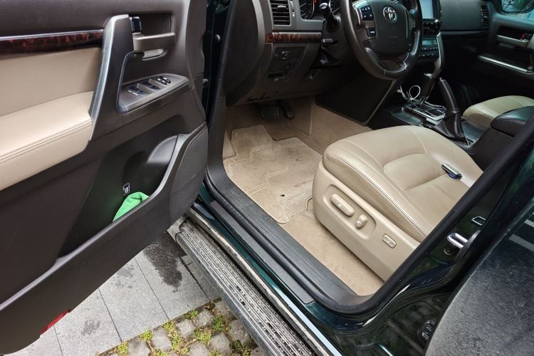 Used Toyota Land Cruiser 2010 4.0L Automatic VX Driver Seat