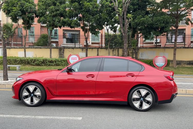 Used BMW i3 2023 eDrive 40 L Midnight Sports Package
