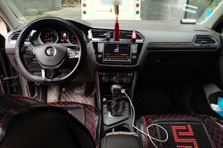 Used Volkswagen Tiguan L 2018 Facelift 330TSI Automatic Two-Wheel Drive Luxury Edition Center Console