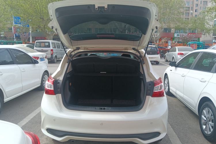 Used Nissan Tiida 2021 1.6L CVT Cool Edition Trunk