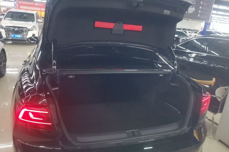 Used Volkswagen Magotan 2025 Zhongxiang Version 330TSI DSG Luxury Edition