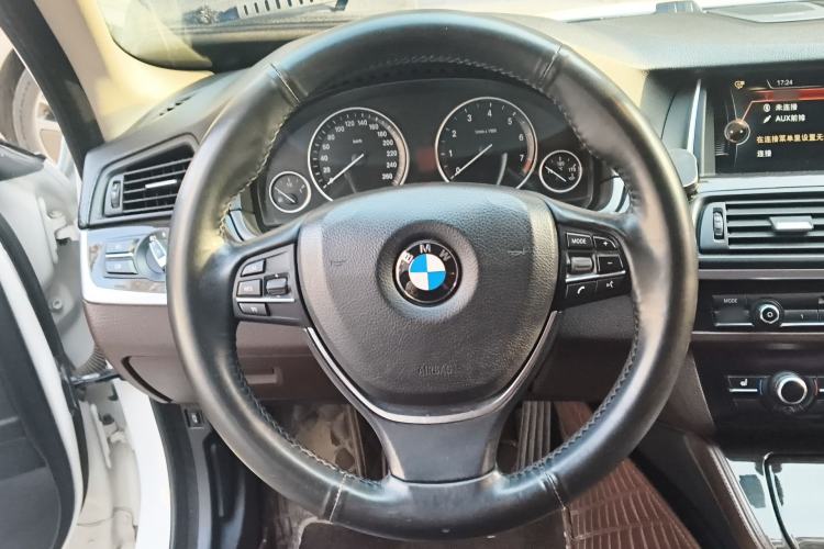 Used BMW 5 Series 2014 525Li Luxury Design Package Steering Wheel