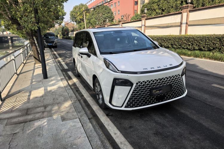 Used SAIC MAXUS G70 2024 2.0T Automatic Luxury Edition 7 Seats
