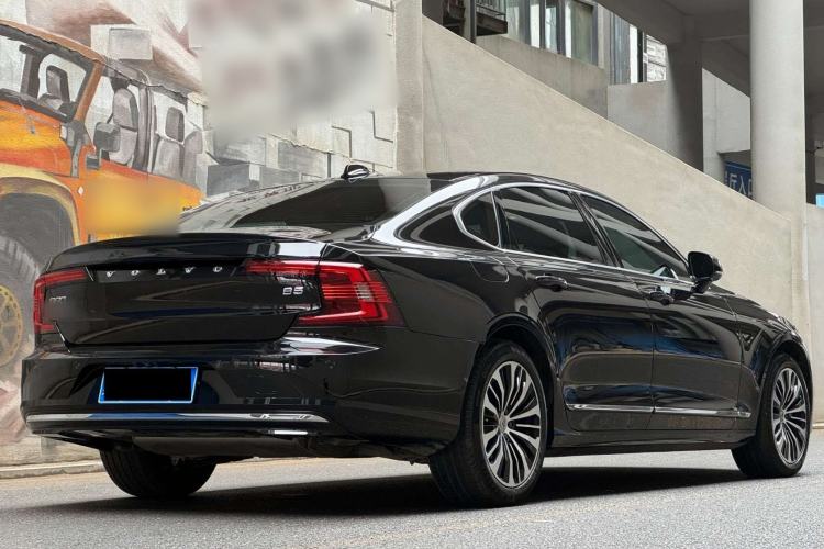 Used Volvo S90 2025 B5 Zhiyi Luxury Edition Exterior 2