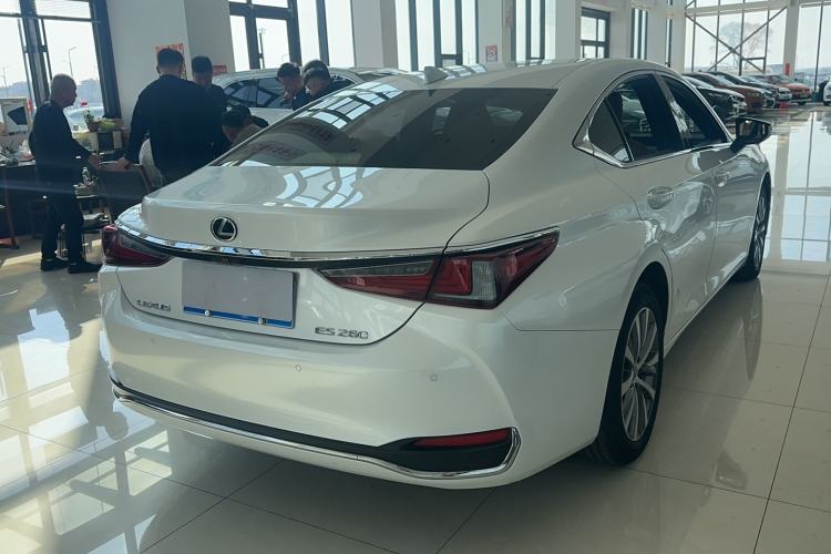 Used Lexus ES 2020 200 Excellence Edition Exterior 6