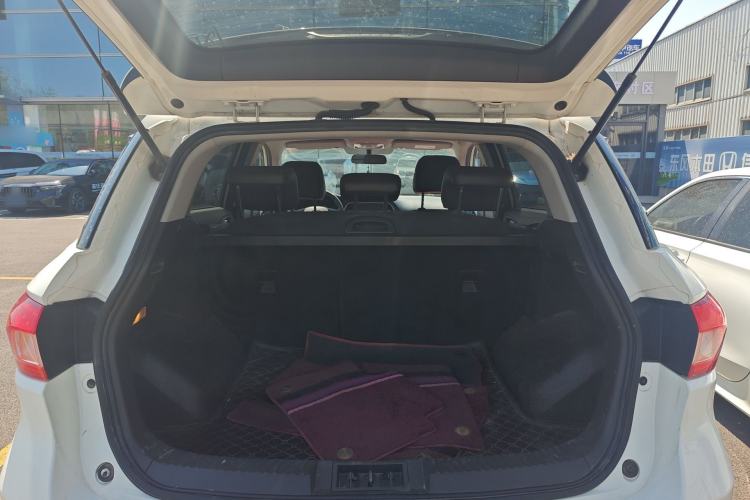 Used GAC Trumpchi GS4 2017 235T G-DCT Two-Wheel Drive Luxury Edition Trunk