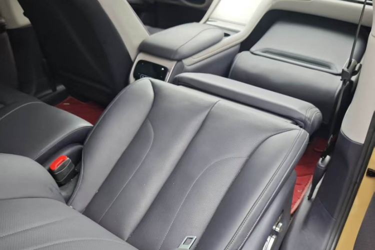 Used IM LS7 2023 100kWh Lux Rear-Drive Version