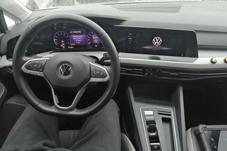 Used Volkswagen Golf 2021 280TSI DSG Pro Center Console