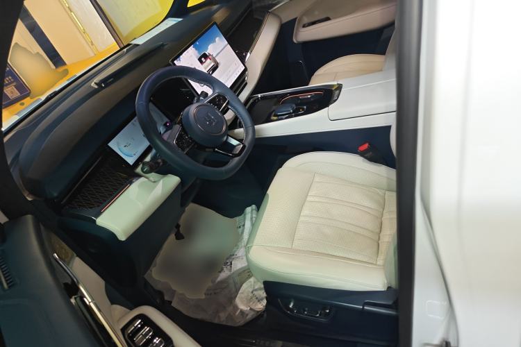 Used Zeekr 009 2022 WE Edition