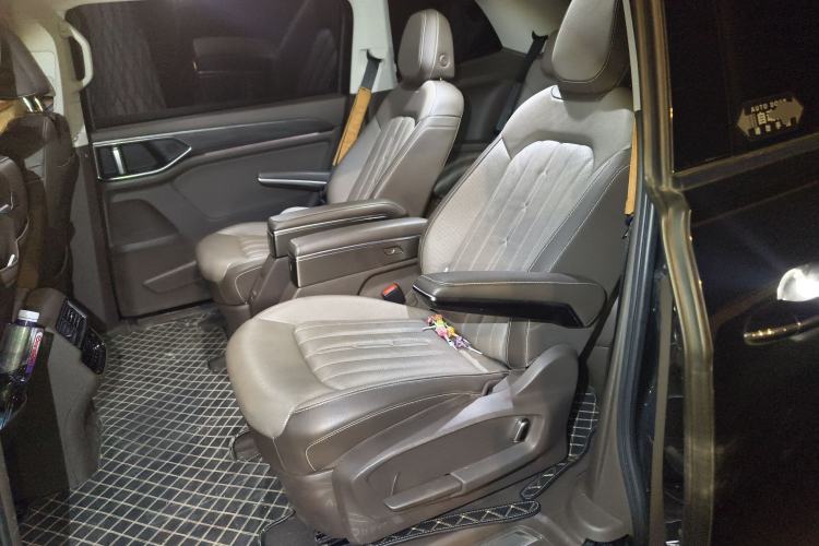 Used Volkswagen Viloran 2022 330TSI Luxury Edition Left Rear Seat