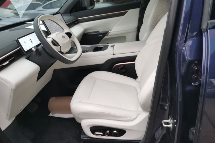 Used Dongfeng eπ eπ008 2024 636Max All-Electric Version 6 Seats
