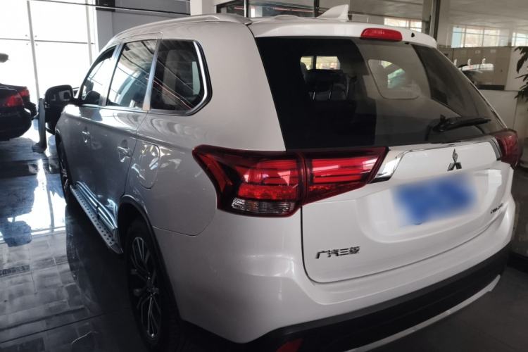 Used Mitsubishi Outlander 2017 2.0L Two-Wheel Drive Glory Edition 5 Seats