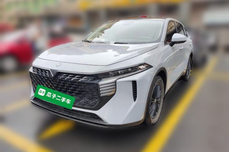 Used Venucia V 2022 260T Black Horse Edition · Idol
