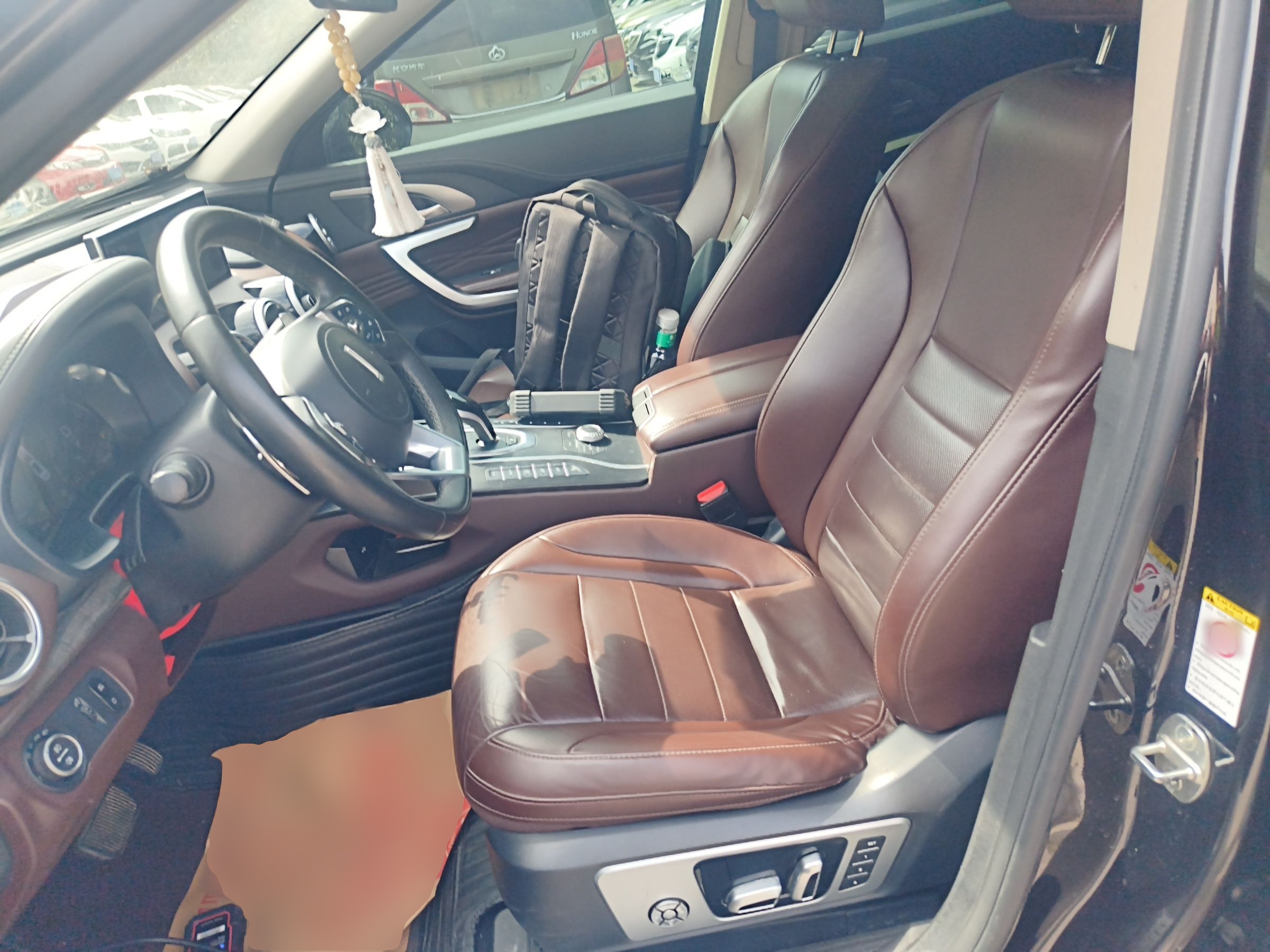 Переднее сиденье в автомобиле