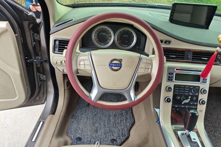 Used Volvo S80L 2011 2.0T ZhiZun Edition
