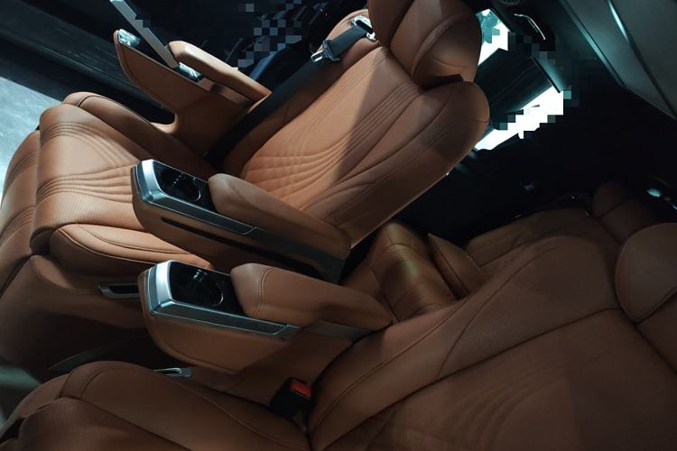 Used Mercedes-Benz Vito 2021 2.0T Elite Version 7 Seats Left Rear Seat