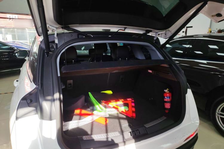 Used Lincoln Corsair 2020 2.0T Two-Wheel Drive Luxury Edition Trunk