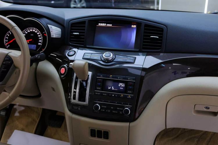 Used Nissan Quest 2015 3.5L SL
