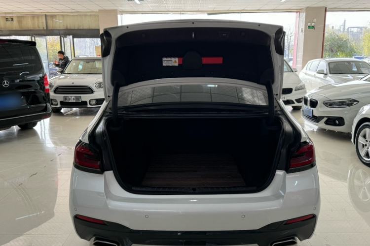 Used BMW 5 Series 2022 Second Facelift 525Li M Sport Package
