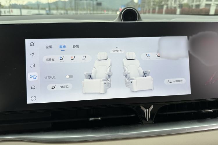 Used VOYAH Dream 2022 Low-Carbon Edition Dream+ Smart Enjoyment Package Interior 11