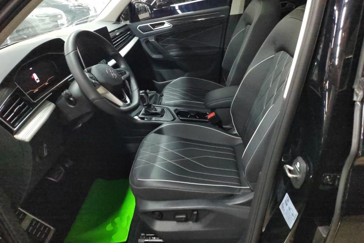 Used Volkswagen Tiguan L 2024 Outstanding Model 330TSI Automatic Two-Wheel Drive R-Line Dragon Glory Edition Left Front Seat