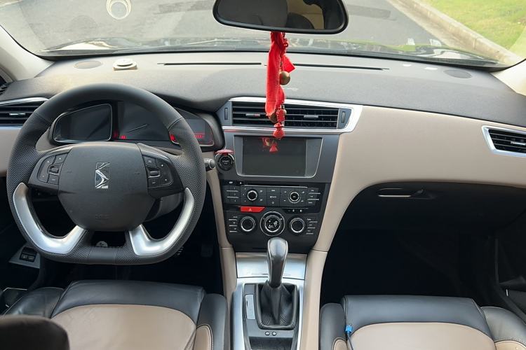 Used DS 6 2014 1.6T Luxury Edition THP160
