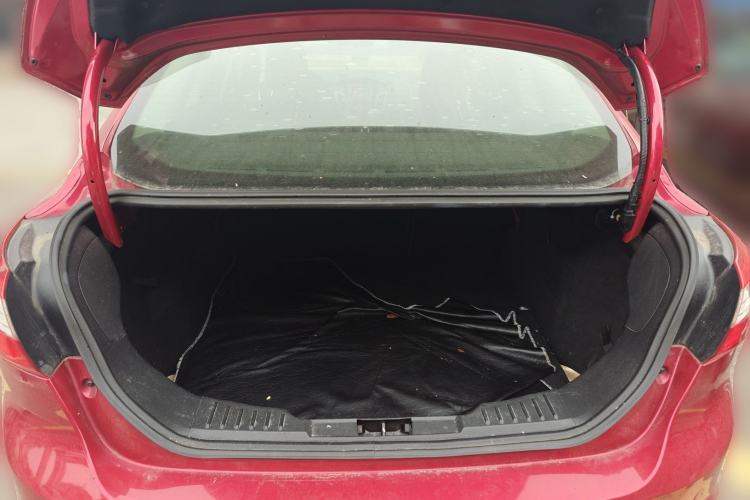 Used Ford Focus 2012 Sedan 1.6L Automatic Fashion Edition Trunk