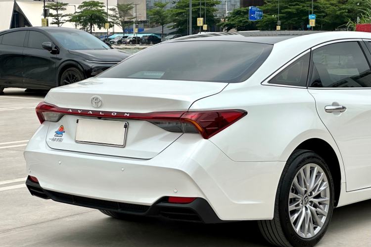 Used Toyota Avalon 2024 2.0L Luxury Edition

