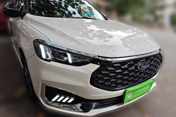 Used Ford Escort 2021 1.5L Automatic Diamond Edition Front Right 45 Deg