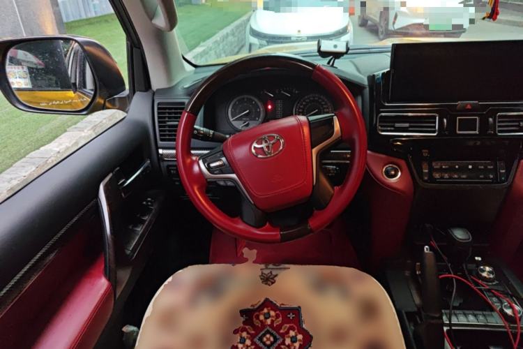 Used Toyota Land Cruiser 
