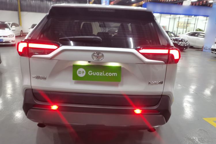 Used Toyota RAV4 2021 2.0L CVT Two-Wheel Drive Fashion Edition
