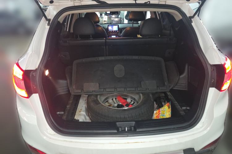 Used Hyundai ix35 2015 2.0L Automatic 2WD Smart Version China V Standard Trunk