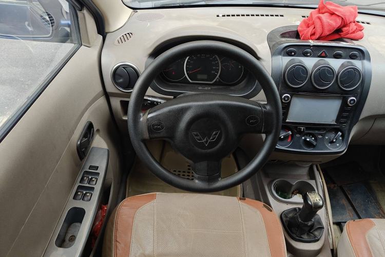 Used Wuling Hongguang 2013 1.5L Standard Version