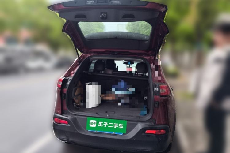 Used Jeep Cherokee 2016 2.0L Superior Edition
