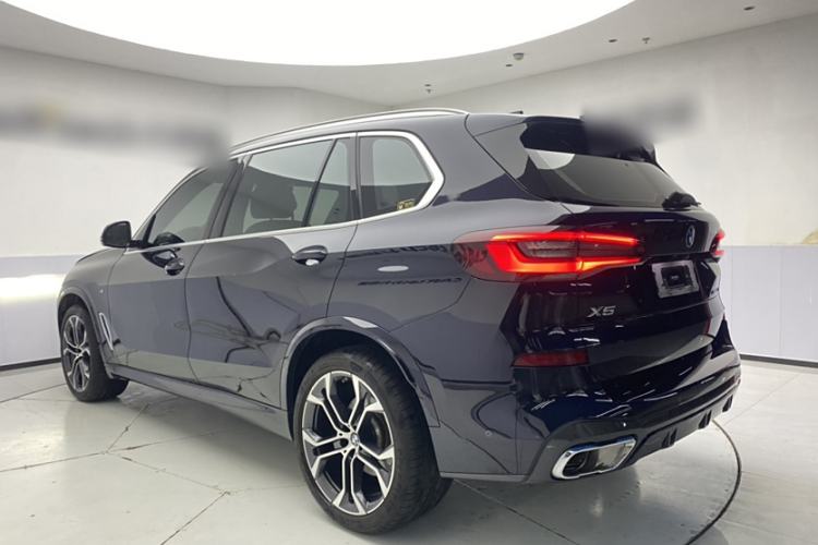 Used BMW X5 2022 xDrive 40Li M Sport Package