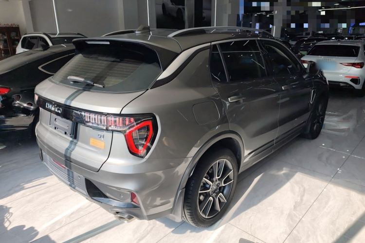 Used Lynk & Co 01 2021 2.0TD Two-Wheel-Drive Pro Trim Exterior 5