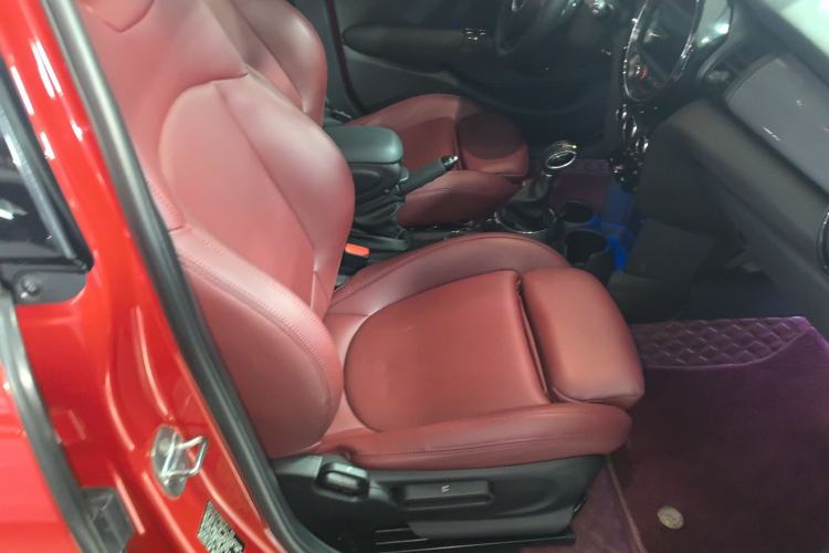 Used MINI 2016 1.5T COOPER Pioneer Edition Five-Door Model Right Front Seat