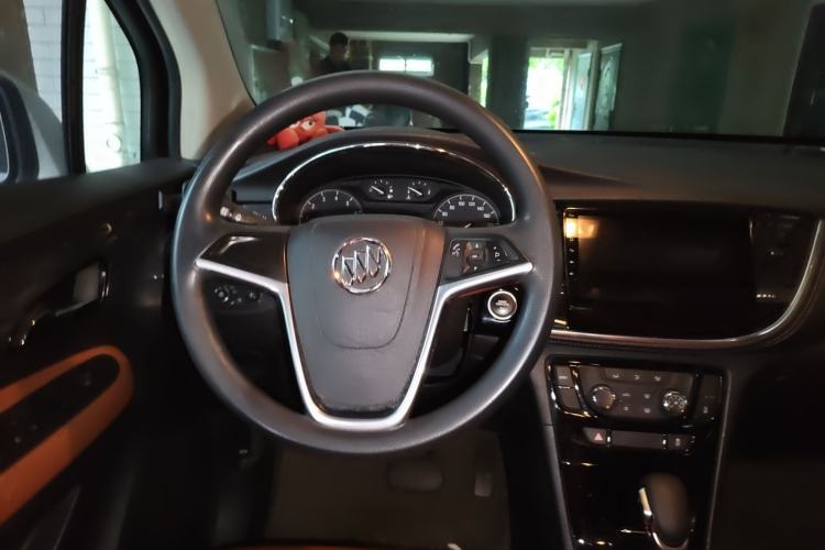 Used Buick Encore 2017 18T Automatic Two-Wheel Drive Urban Fashion Model Steering Wheel