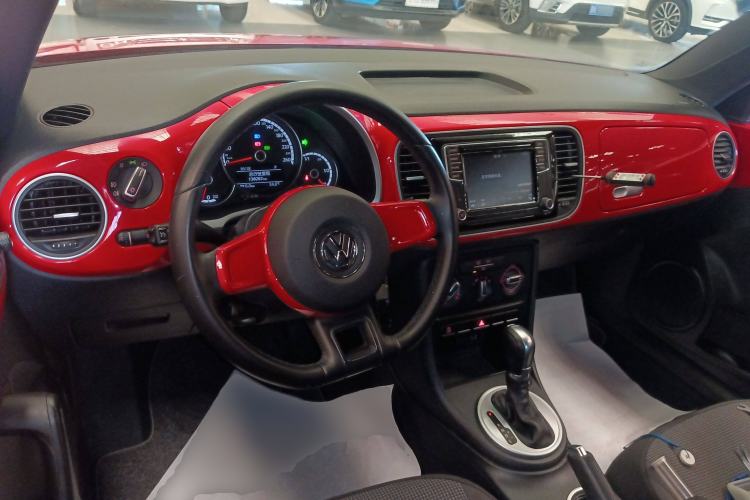 Used Volkswagen Beetle 2015 180TSI model
