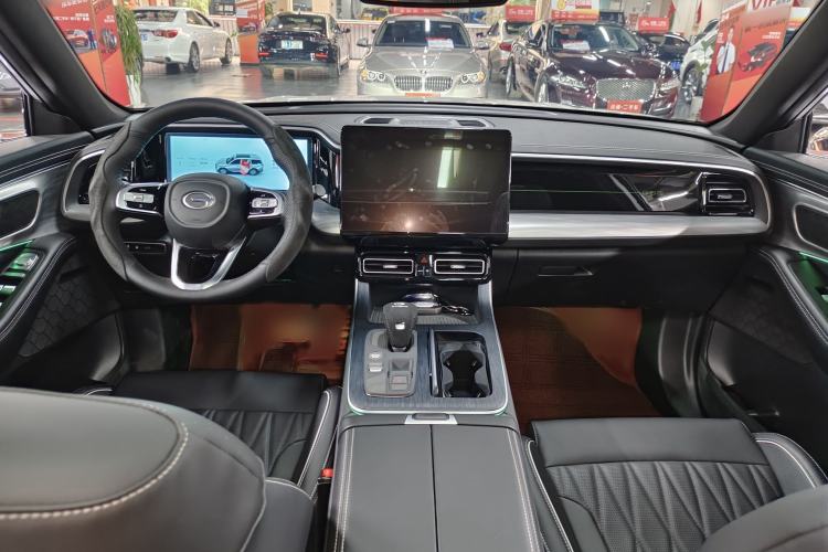 Used GAC Trumpchi GS8 2025 Linghang Series 2.0 TGDI Two-Wheel-Drive Luxury Edition 5 Seats Interior 3