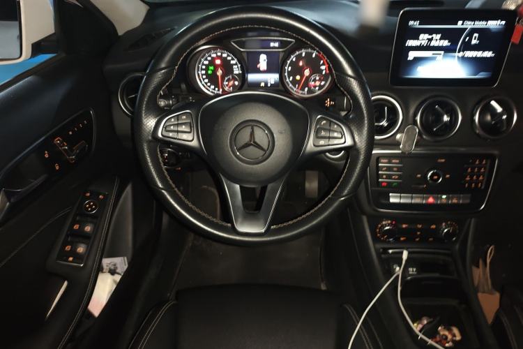 Used Mercedes-Benz GLA 2018 GLA 200 Sport Edition Steering Wheel