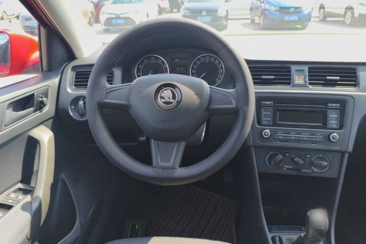 Used Skoda Rapid Spaceback 2016 Revised Version 1.4L Manual Front-Drive Edition
