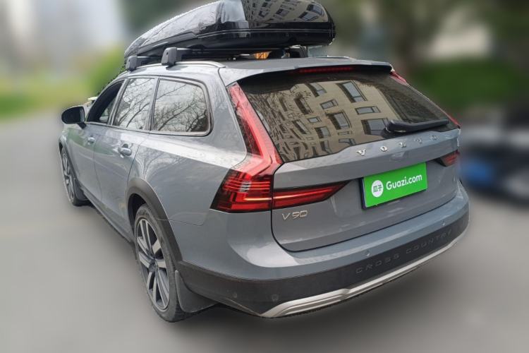 Used Volvo V90 2023 Cross Country B5 AWD Prestige Edition