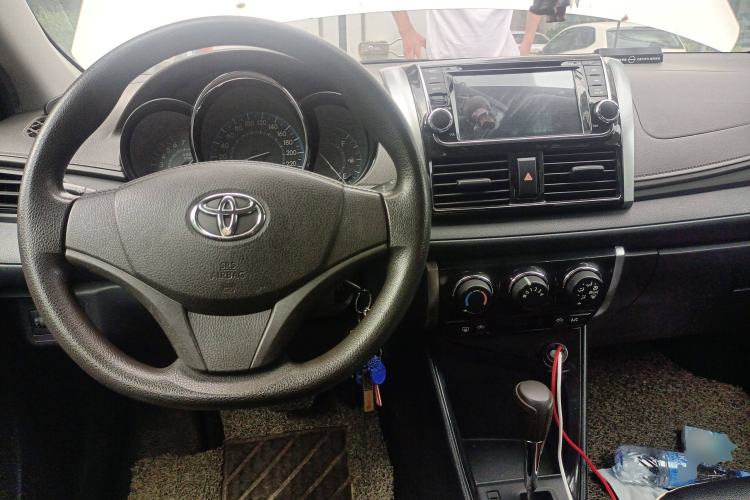 Used Toyota Vios 2014 1.5L Automatic ZhiZhen Edition Center Console