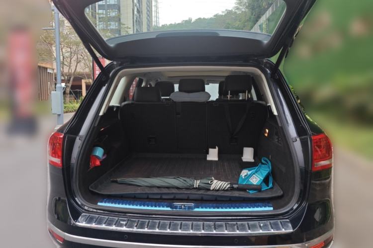 Used Volkswagen Touareg 2018 3.0 TSI Glory Collection Edition Trunk