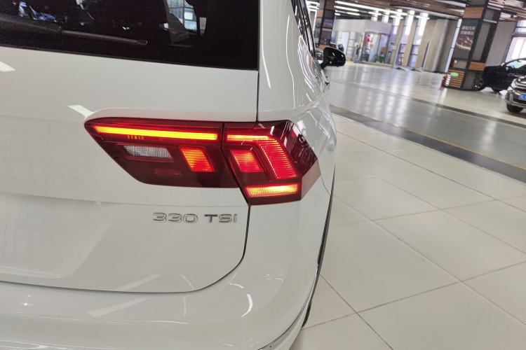 Used Volkswagen Tiguan L 2021 330TSI Automatic Two-Wheel Drive R-Line Enhanced Edition Exterior 3