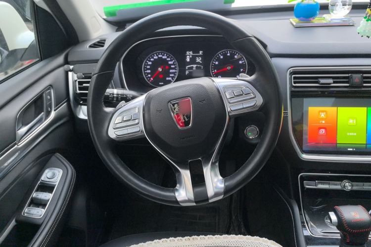 Used Roewe RX8 2019 30T Two-Wheel Drive Supreme Flagship Edition
