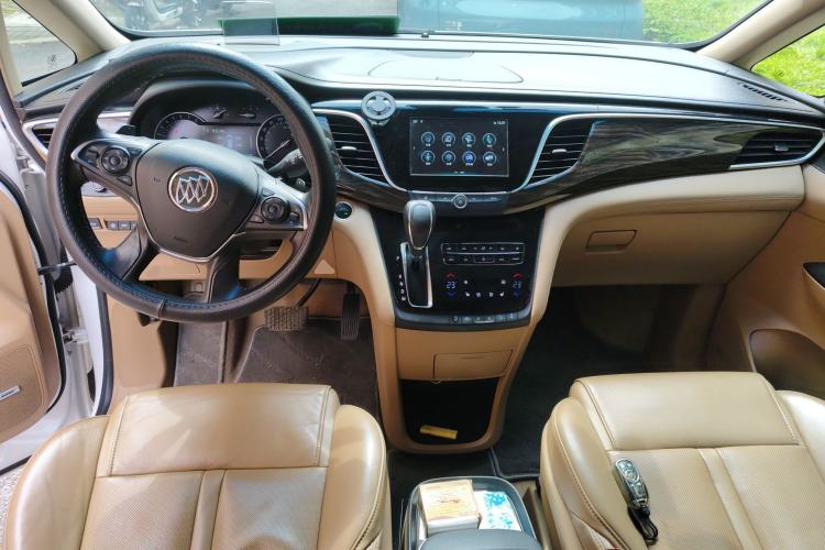 Used Buick GL8 2017 ES 28T Flagship Model China V Standard Center Console