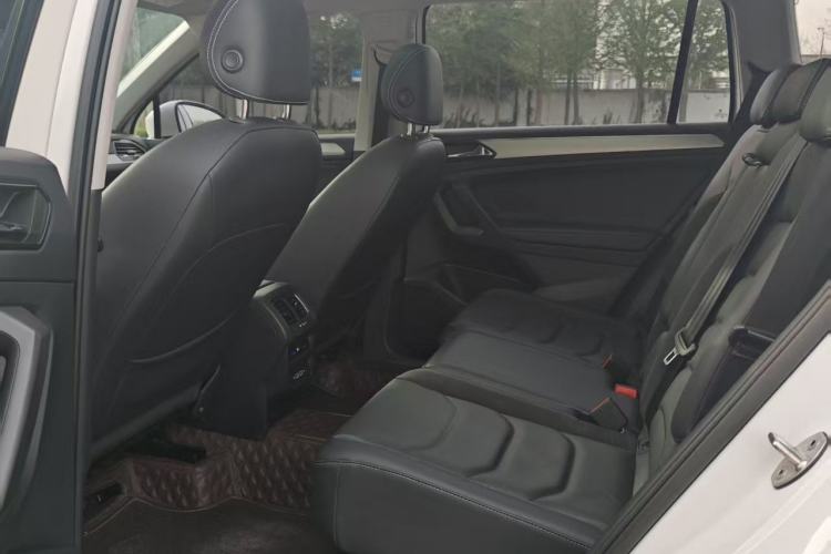 Used Volkswagen Tiguan L 2021 330TSI Automatic Two-Wheel Drive Smart Edition Interior 2