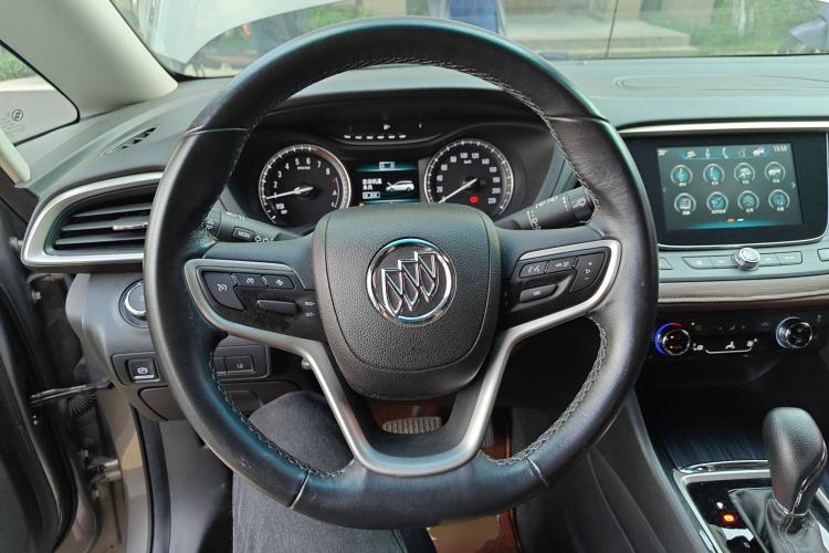 Used Buick GL6 2018 18T 6-Seater Luxury Model
